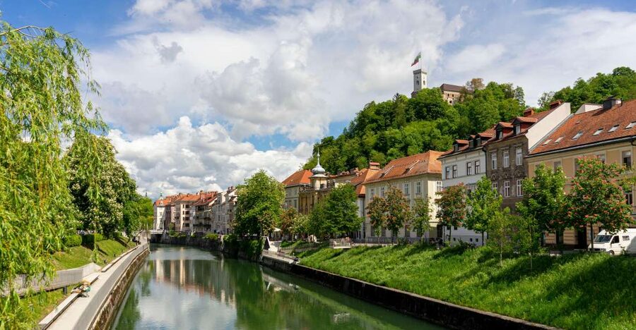 Best of Ljubljana: Private tour with Ljubljana born guide - Starting at Prešeren Square and the Triple Bridge