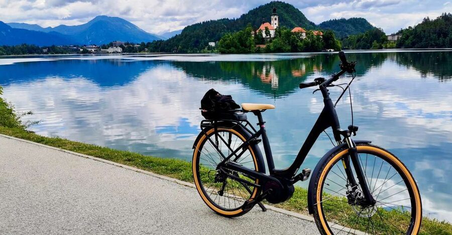 Bled: e-Bike Rental - Reaching Vintgar Gorge by bicycle