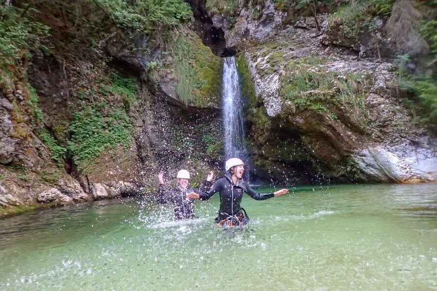 Bled: Guided Canyoning Tour with Transport - Group size and waiting time