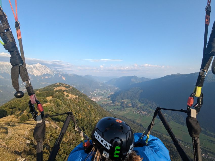 Bovec: Tandem paragliding in Julian Alps - Meeting in Bovec and getting ready to fly