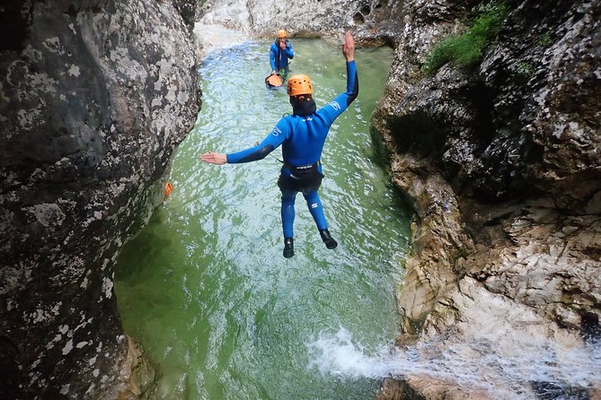 Canyoning in Fratarica Canyon - Entering the gorge and finding the emerald pools