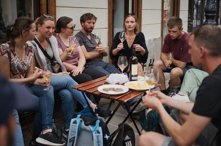 Food & Wine tour with a Sommelier - How the guide handles questions and dietary needs