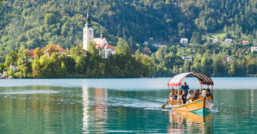 From Ljubljana: Lake Bled and Bled Castle Tour - Reaching Bled from the UHotel meeting point