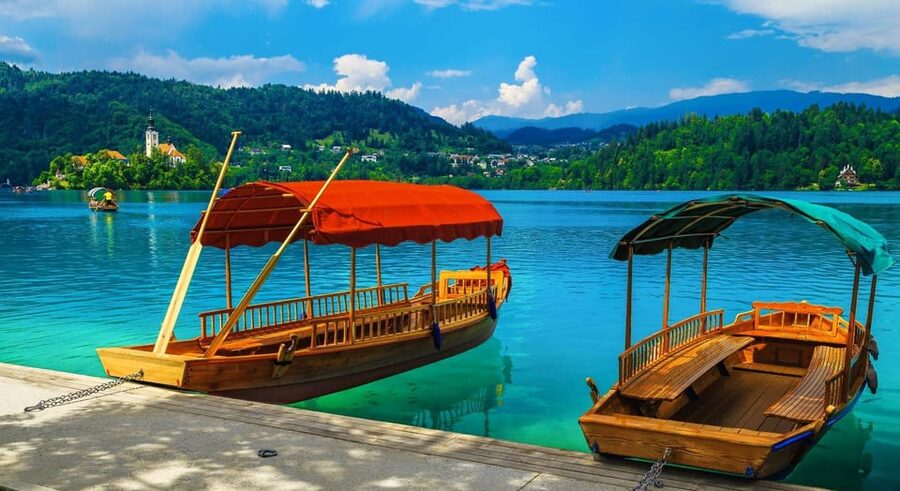 From Ljubljana: Lake Bled Day Tour - Pletna boat to Bled Island
