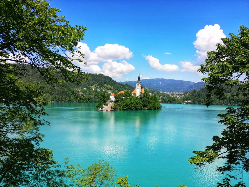 From Ljubljana: Lake Bled Tour - Walking beside the lake and finding the best viewpoints