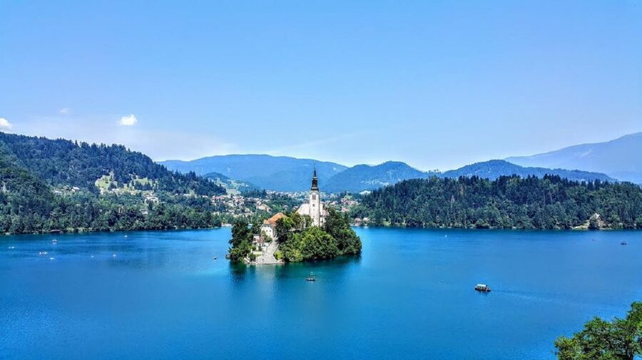 From Trieste: Lake Bled and Ljubljana Tour - Meeting your guide in Trieste