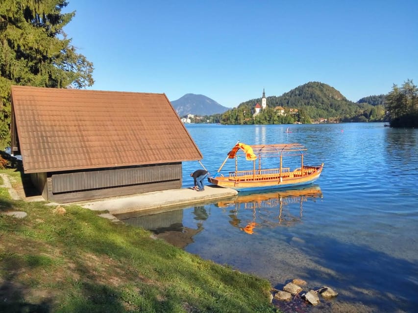 From Zagreb: Ljubljana and Lake Bled Small Group Guided Tour - A lakeside walk, coffee, or summer swim
