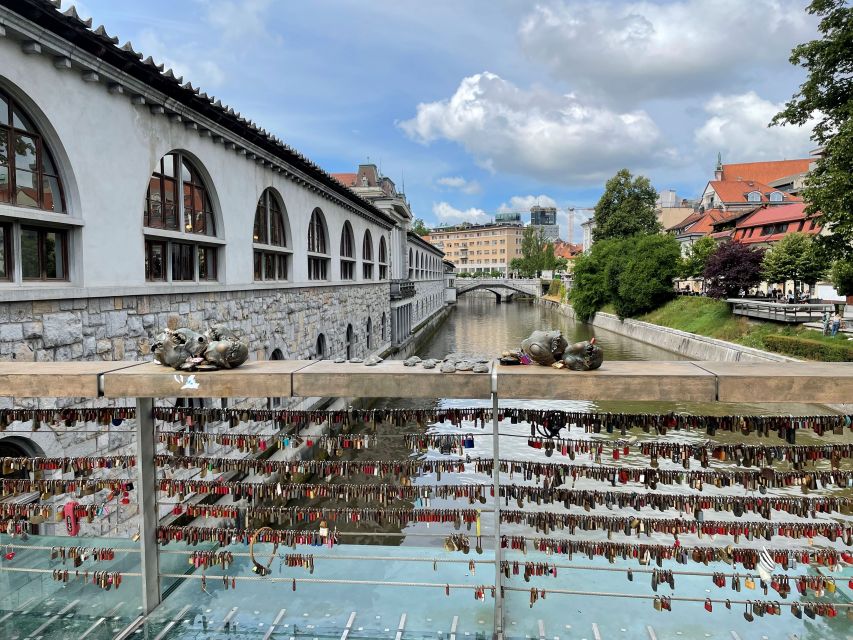 From Zagreb: Ljubljana, Postojna Cave & Predjama with Ticket - Predjama Castle: a fortress in the rock