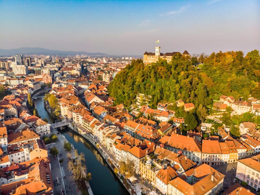 Ljubljana: 2h walking tour with local guide - The Central Market and Ljubljana’s everyday rhythm