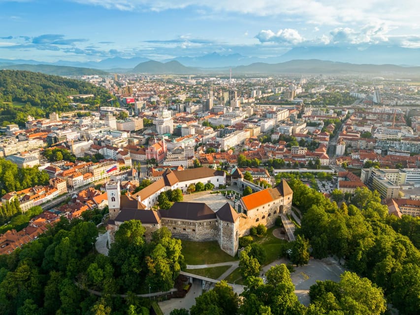 Ljubljana: 2h walking tour with local guide - What the $29 price gets you