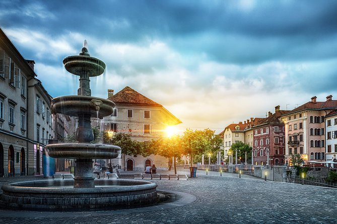 Ljubljana city walk | Private tour - Adding Ljubljana Castle or a wooden boat ride