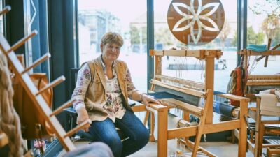 Interactive Workshop with Experienced Weaver