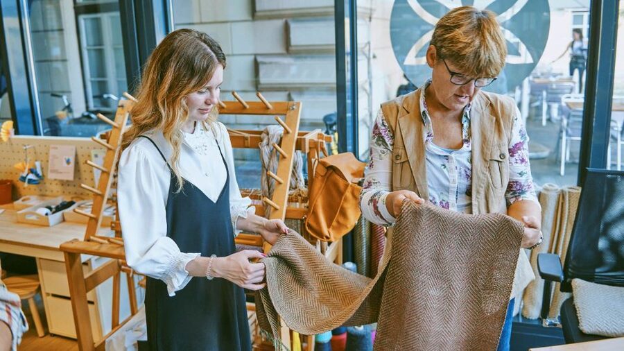 Ljubljana: Interactive Workshop with Experienced Weaver - Making the woolen purse