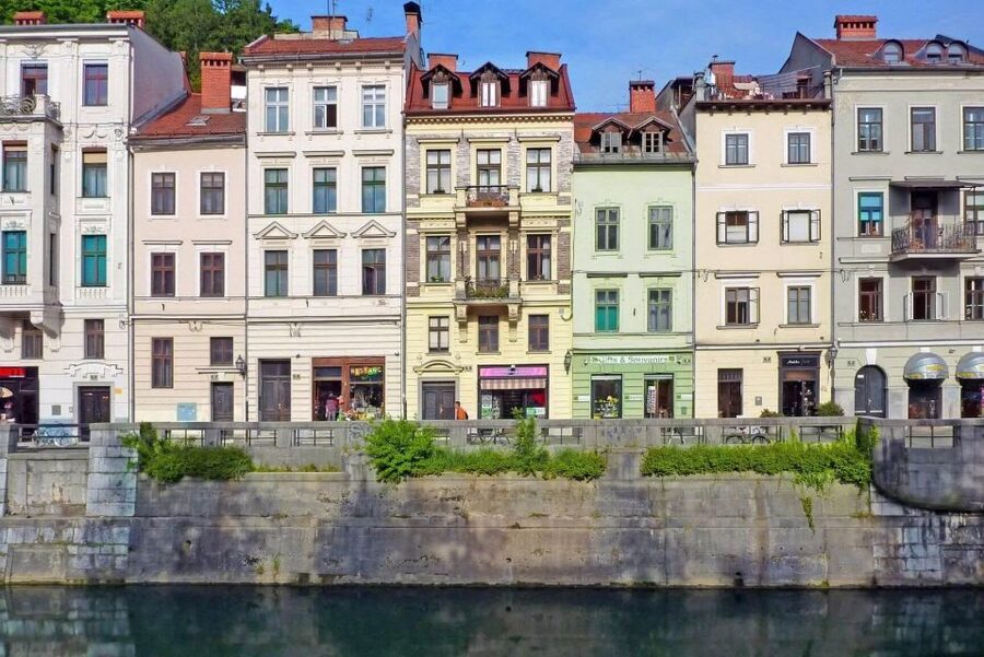 Ljubljana: Private 2h Sightseeing Walking Tour - Why Ljubljana works so well on foot