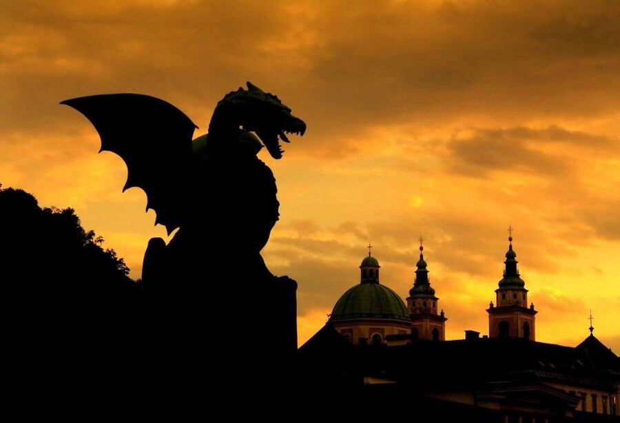 Ljubljana: Private 2h Sightseeing Walking Tour - Congress Square links culture and politics