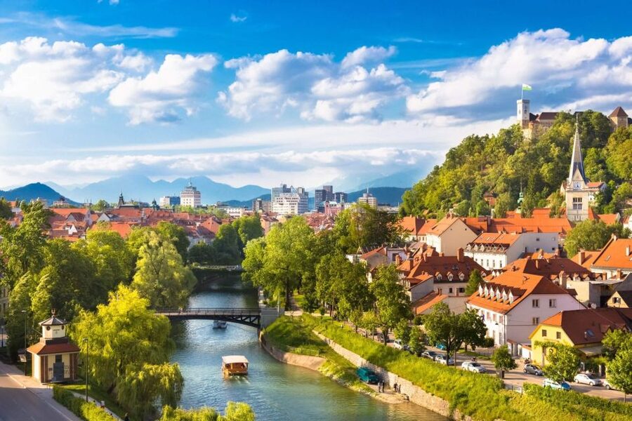 Ljubljana: Private 2h Sightseeing Walking Tour - Central Market adds everyday Ljubljana