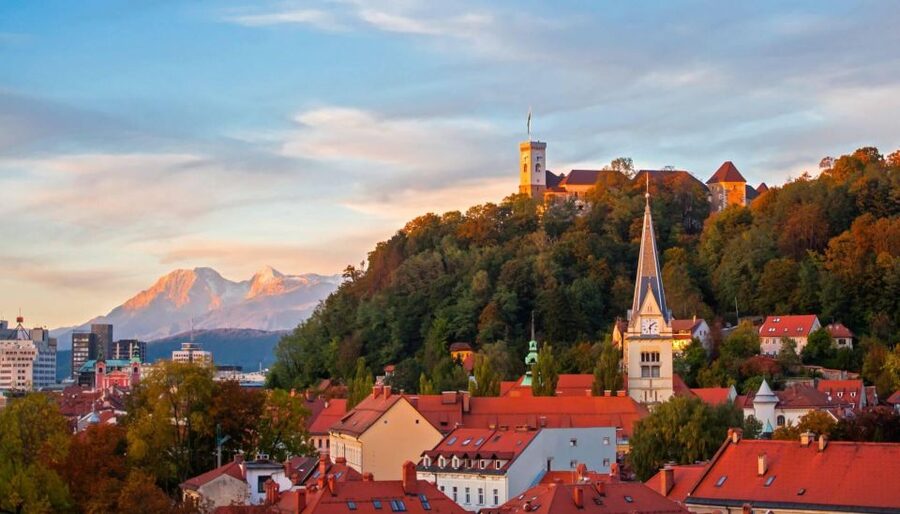Ljubljana: Private 2h Sightseeing Walking Tour - Is $102 per person good value?