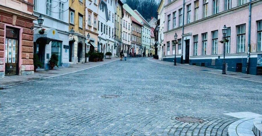 Ljubljana: Secrets of the Old Town & Ljubljana's people - Water, bridges, and the city’s main stage
