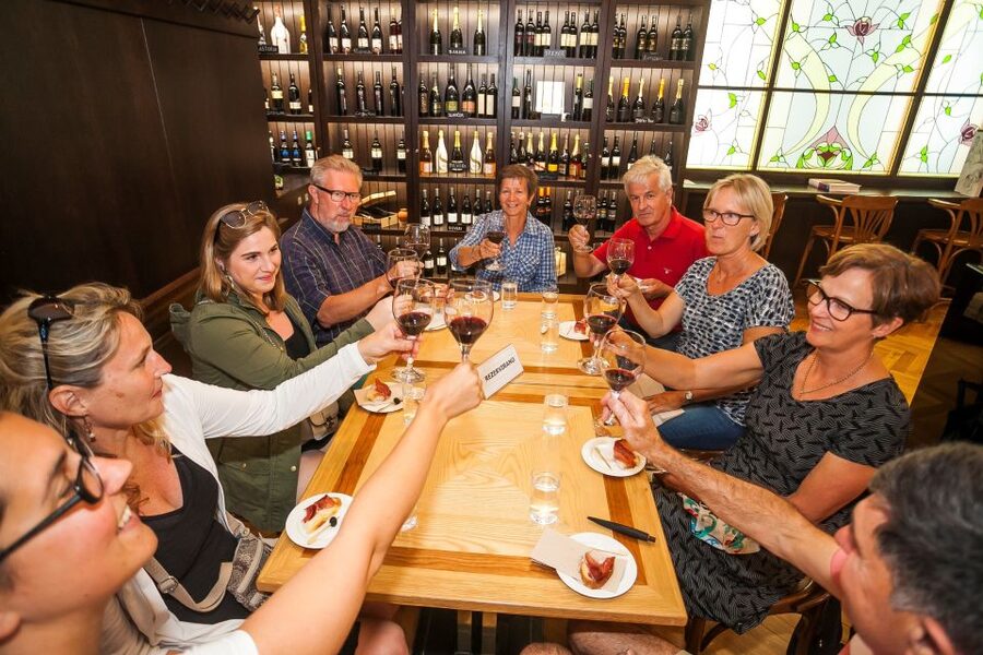 Ljubljana: Slovenian Cuisine Walking Tour with Tastings - Helpful booking details