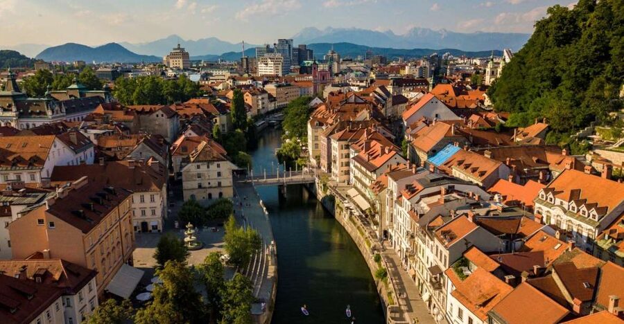 Ljubljana: Stand-Up Paddle Boarding Tour - Starting beside Špica Café
