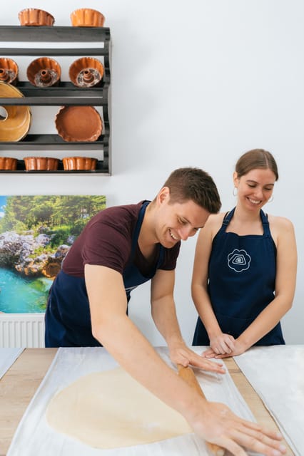 Ljubljana: Traditional Slovenian štrukelj Cooking Class - Making the waiting time part of the evening