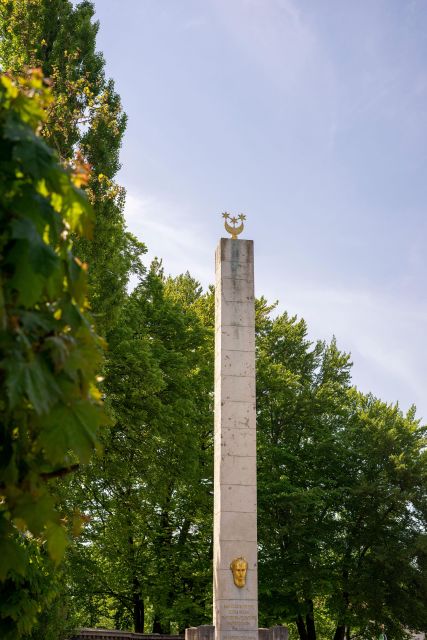 Ljubljana: UNESCO cultural heritage tour - Counting Plečnik’s lamps across three bridges
