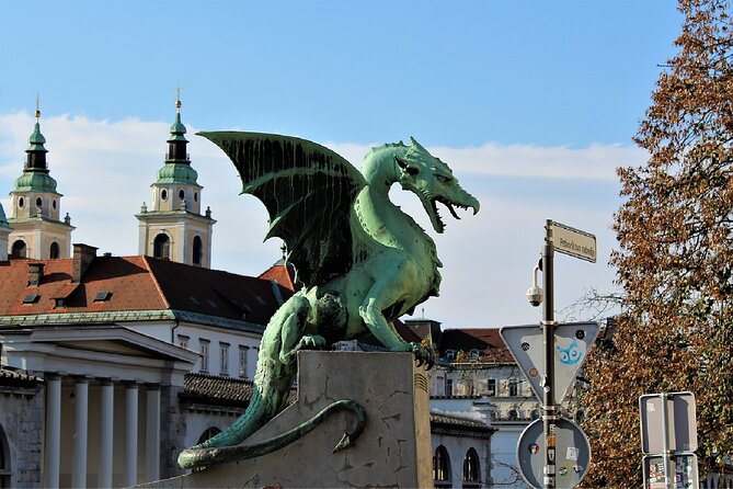 Ljubljana Walking Tour: Explore Top Sights & Hidden Gems - Why a 90-minute walk works well in Ljubljana
