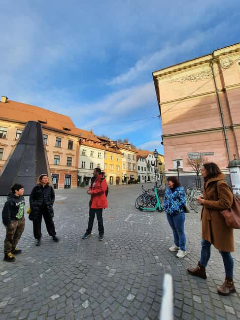 Ljubljana: Wonderful tour fun experience time history - City Hall and the civic heart of Ljubljana