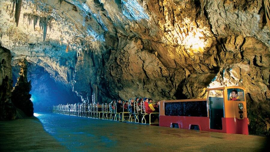 Piran: Half-Day Caves and Castles Tour from Portorož - Practical preparation for the cave and castle