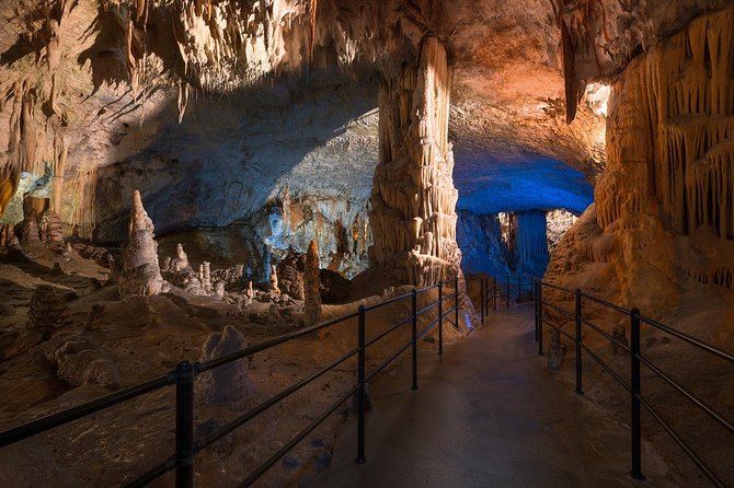 Postojna Cave & Predjama Castle - Predjama Castle built into the rock