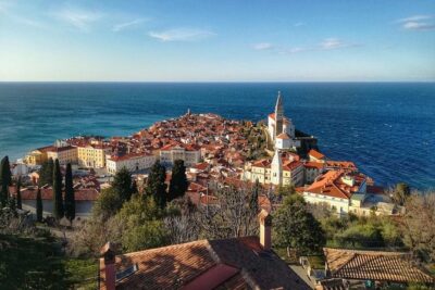 Postojna cave, Predjama castle and Piran tour from Ljubljana
