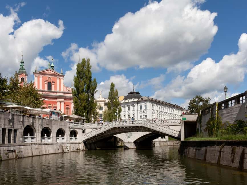 Private Day Trip: Zagreb to Ljubljana & Lake Bled - Lunch and free time beside the lake