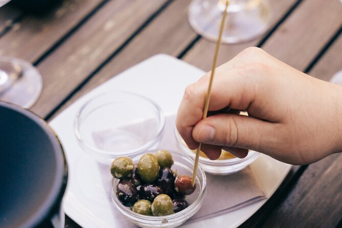 Private Wine Tasting Experience in Ljubljana - Snacks and the pace of the evening