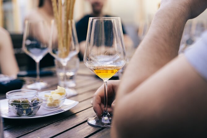 Private Wine Tasting Experience in Ljubljana - Meeting Miha at Holidays’ Pub
