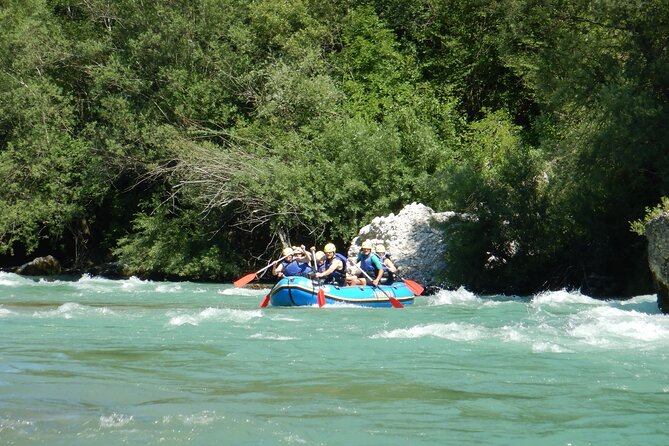 rafting on sava river in bled slovenia, the best rafting trip in the area - Rapids that entertain without overwhelming