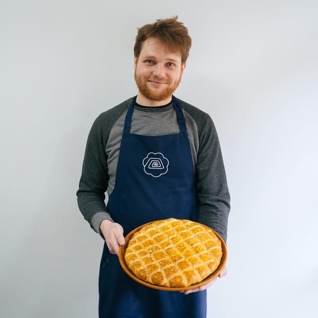 Slovenia: Belokranjska Pogača Cooking Class - Waiting for the oven gives you time with Luka