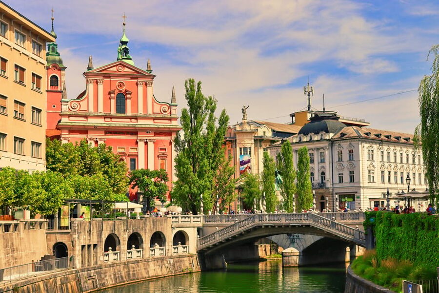 Trieste: Ljubljana Capital of Slovenia Tour - Riding the funicular to Ljubljana Castle