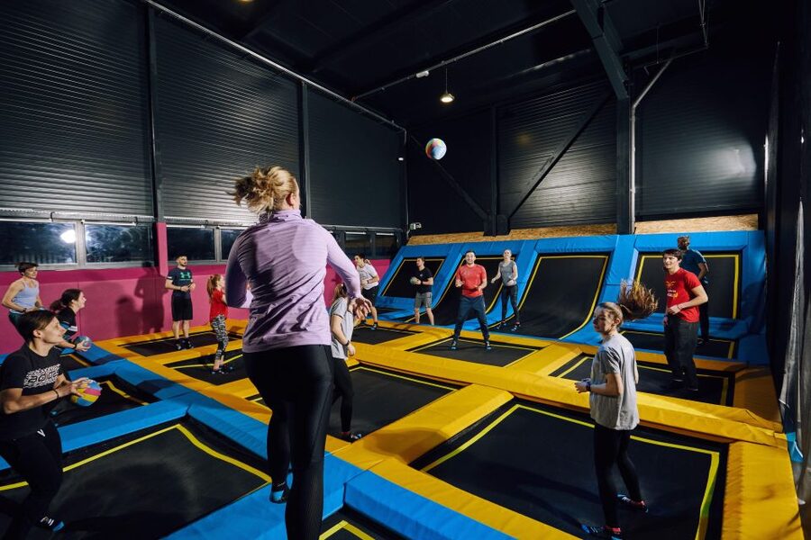 Woop! Fun park with 21 attractions - A practical base for parents at the Woop! bar