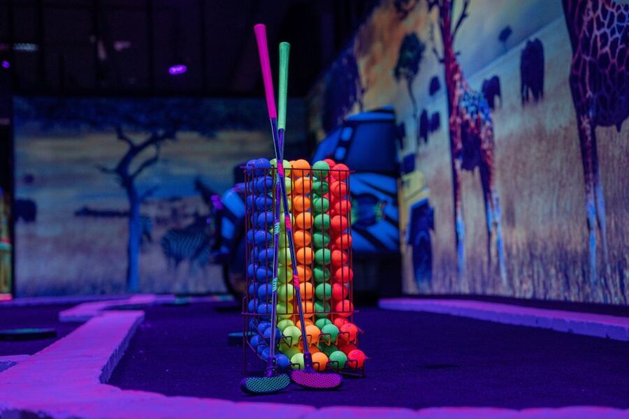 Woop! Glow golf: Ljubljana Btc City - A neon golf stop in Ljubljana’s BTC City