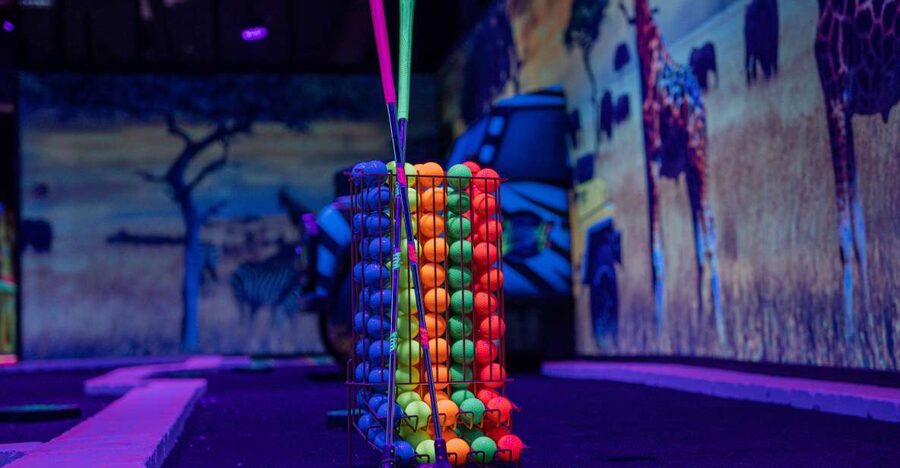 Woop! Glow golf: Ljubljana Btc City - America begins the around-the-world route